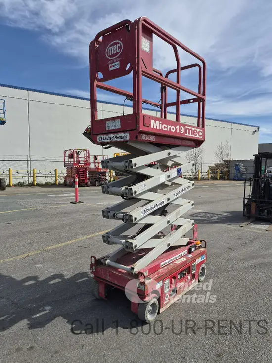 2018 MEC MICRO 19 Scissor Lift