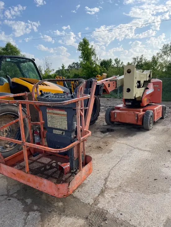 2012 JLG E400AJPN Articulating Boom Lift