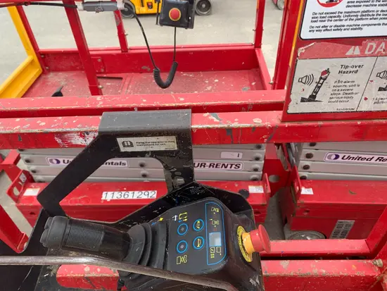 2018 MEC MICRO 19 Scissor Lift