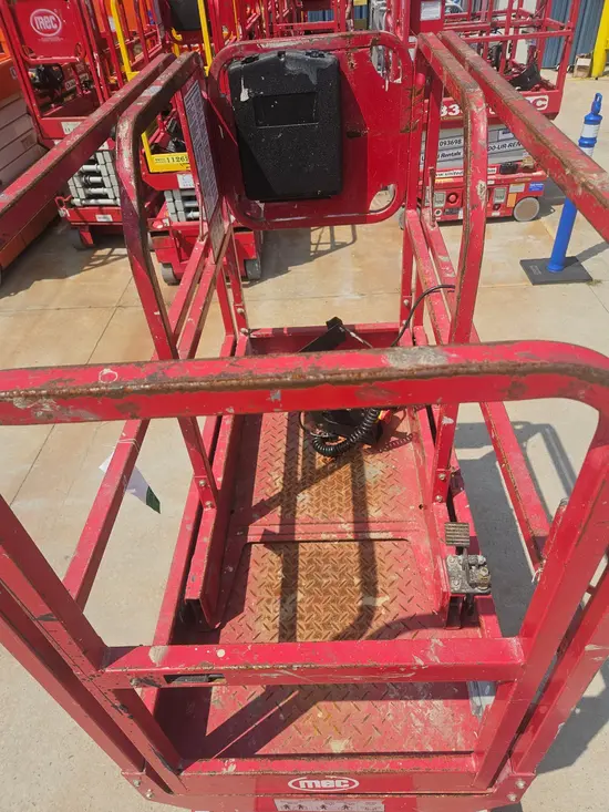 2018 MEC MICRO 19 Scissor Lift