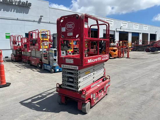 2018 MEC MICRO 19 Scissor Lift