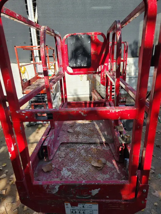 2018 MEC MICRO 19 Scissor Lift