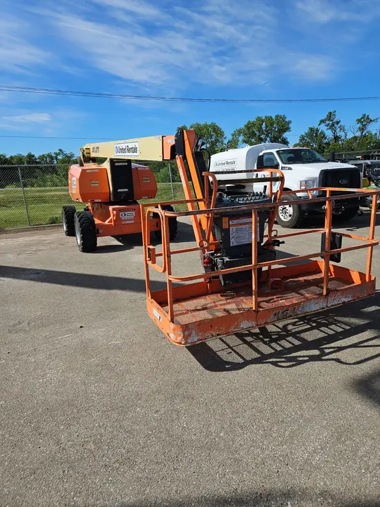 2017 JLG 800AJ Articulating Boom Lift