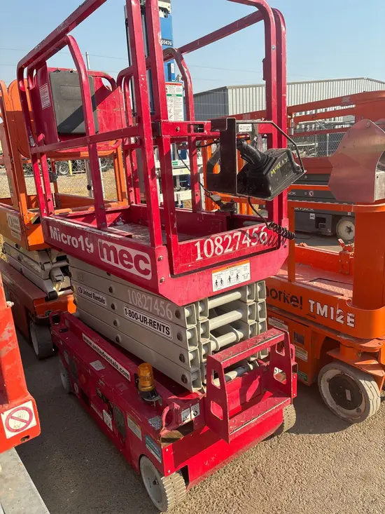 2018 MEC MICRO 19 Scissor Lift