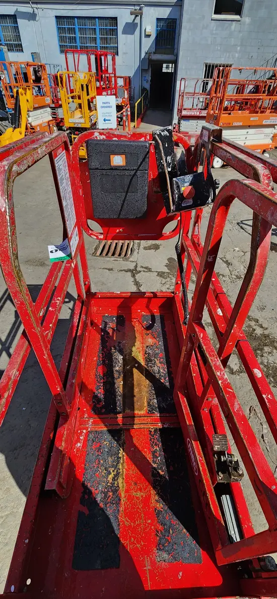 2017 MEC 1330SE Scissor Lift