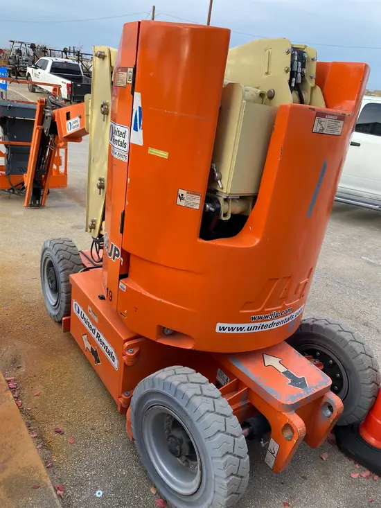 2017 JLG E300AJP Articulating Boom Lift