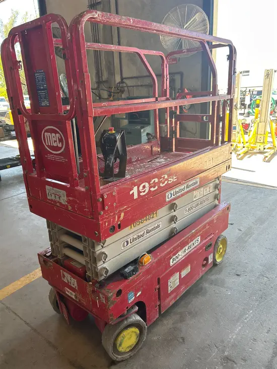 2017 MEC 1930SE Scissor Lift