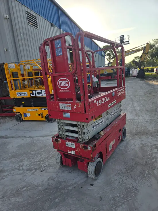 2017 MEC 1930SE Scissor Lift