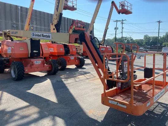 2015 JLG 800AJ Articulating Boom Lift