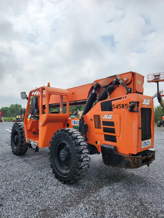 2017 SKYTRAK 8042 Forklift