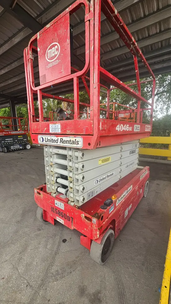 2017 MEC 4046SE Scissor Lift