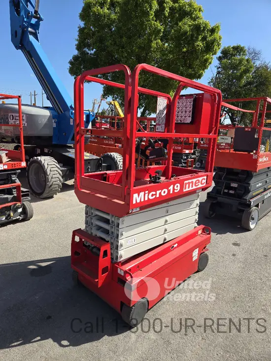 2017 MEC MICRO 19 Scissor Lift