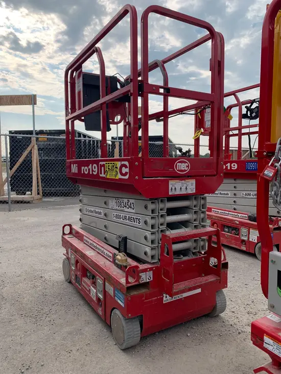 2018 MEC MICRO 19 Scissor Lift