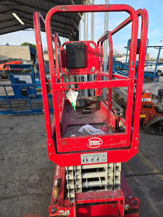 2019 MEC MICRO 19 Scissor Lift