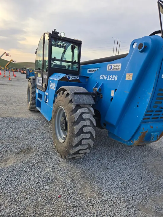 2016 Genie GTH-1256 Forklift