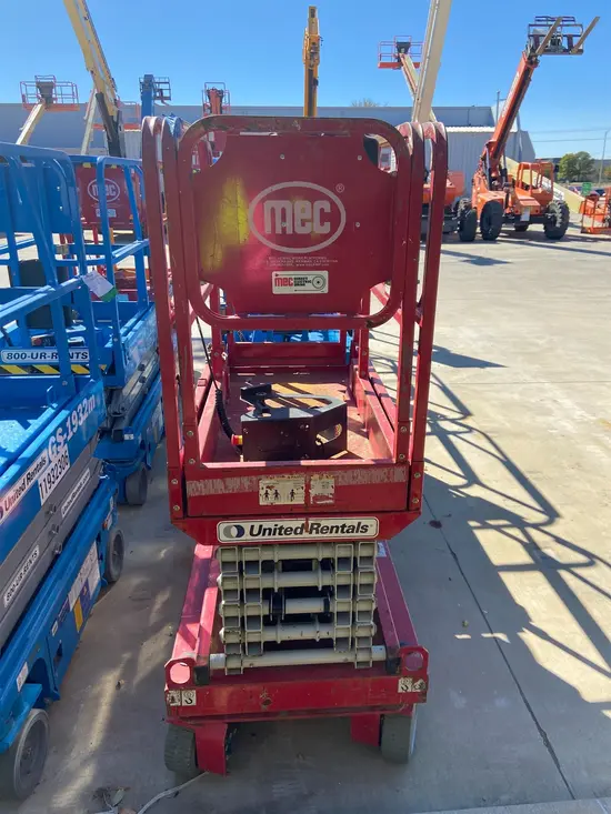2018 MEC MICRO 19 Scissor Lift