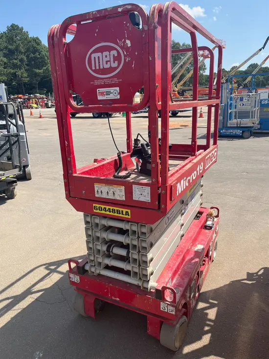 2018 MEC MICRO 19 Scissor Lift