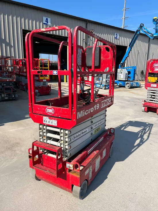 2018 MEC MICRO 19 Scissor Lift