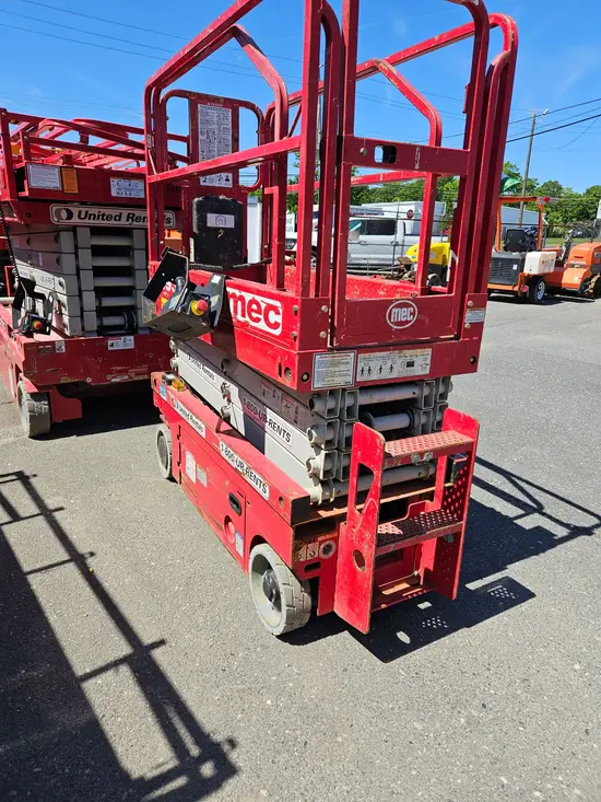 2017 MEC 1930SE Scissor Lift