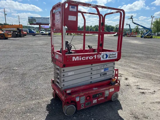 2018 MEC MICRO 19 Scissor Lift