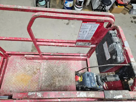 2018 MEC MICRO 19 Scissor Lift