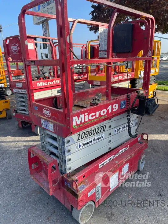 2019 MEC MICRO 19 Scissor Lift