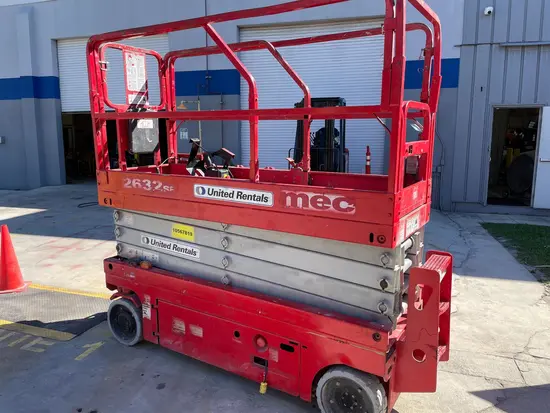 2017 MEC 2632SE Scissor Lift