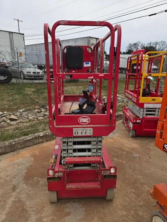 2018 MEC MICRO 19 Scissor Lift