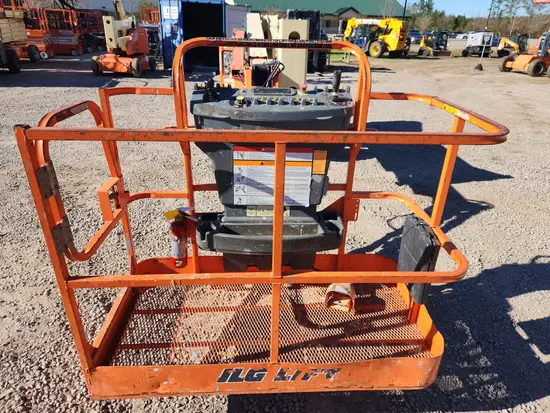 2015 JLG E450AJ Articulating Boom Lift