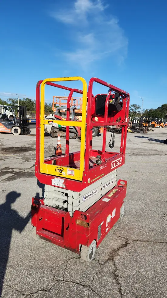 2021 MEC MICRO 19 Scissor Lift