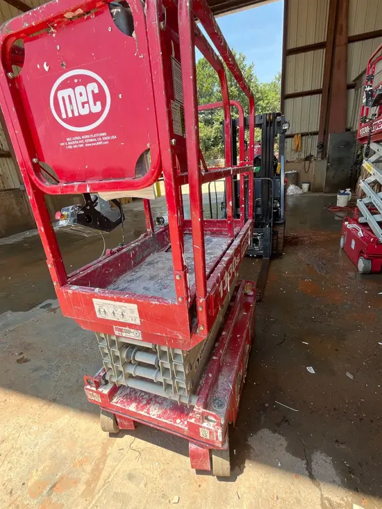 2017 MEC 1330SE Scissor Lift