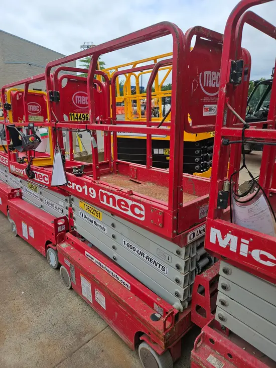 2018 MEC MICRO 19 Scissor Lift