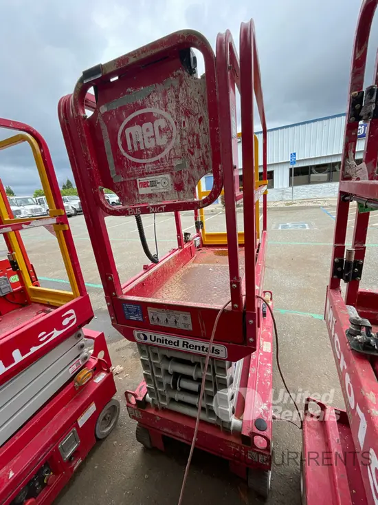 2018 MEC MICRO 19 Scissor Lift