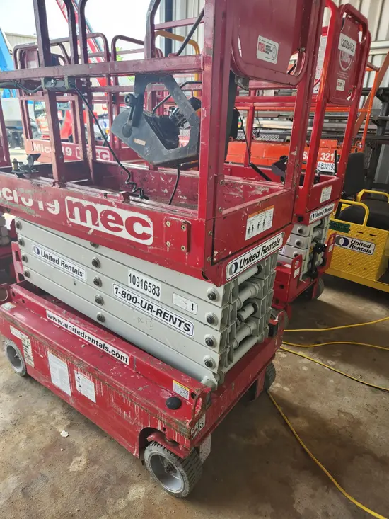 2019 MEC MICRO 19 Scissor Lift