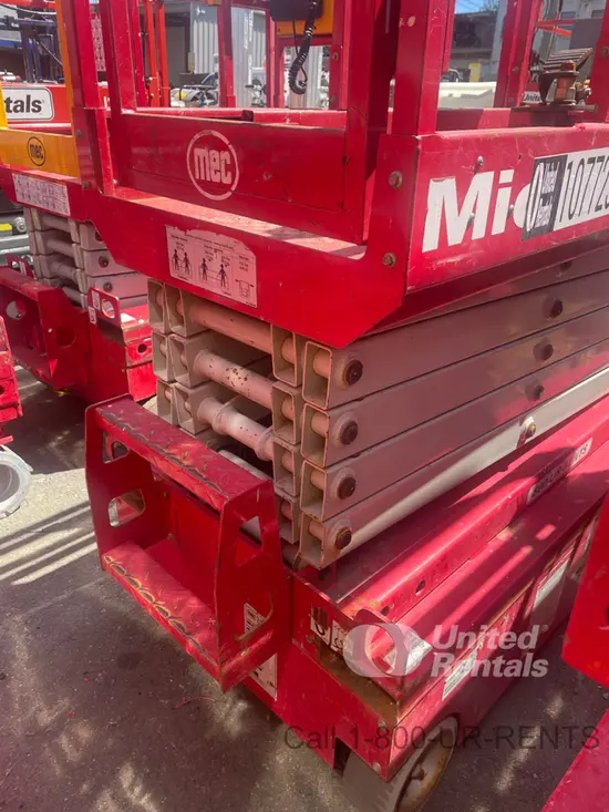2018 MEC MICRO 19 Scissor Lift
