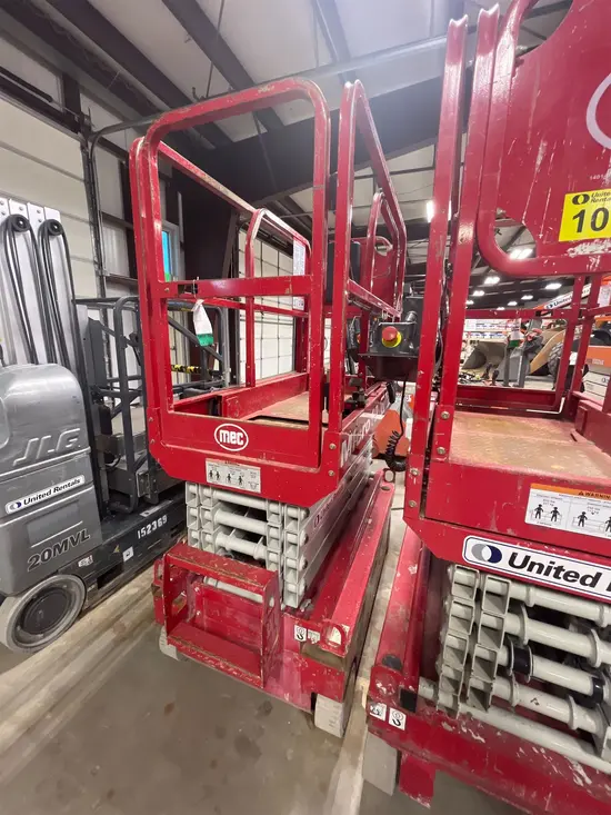2018 MEC MICRO 19 Scissor Lift