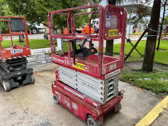 2018 MEC MICRO 19 Scissor Lift