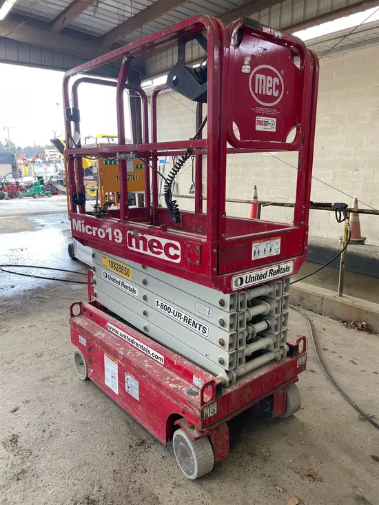 2018 MEC MICRO 19 Scissor Lift