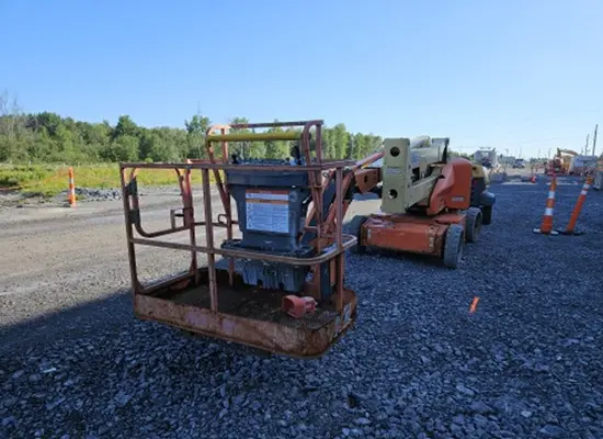 2017 JLG E450AJ Articulating Boom Lift