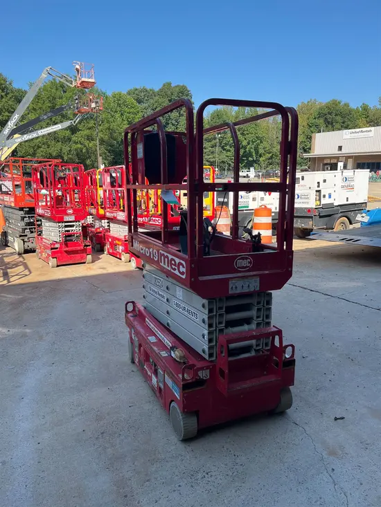2018 MEC MICRO 19 Scissor Lift