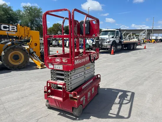 2018 MEC MICRO 19 Scissor Lift