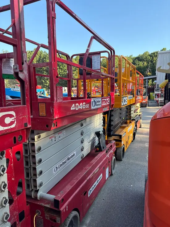 2017 MEC 4046SE Scissor Lift