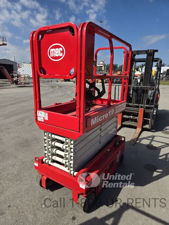 2017 MEC MICRO 19 Scissor Lift