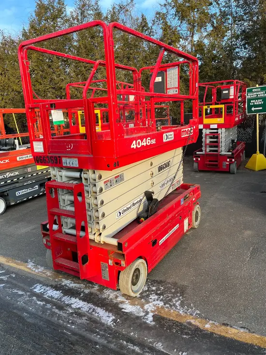 2017 MEC 4046SE Scissor Lift