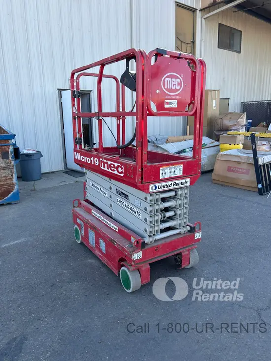 2019 MEC MICRO 19 Scissor Lift