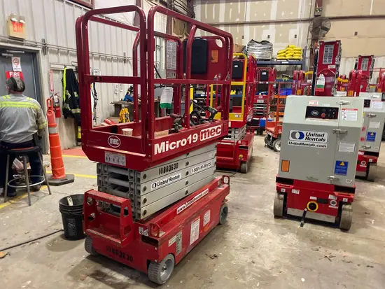 2018 MEC MICRO 19 Scissor Lift