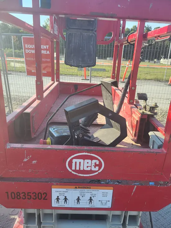 2018 MEC MICRO 19 Scissor Lift