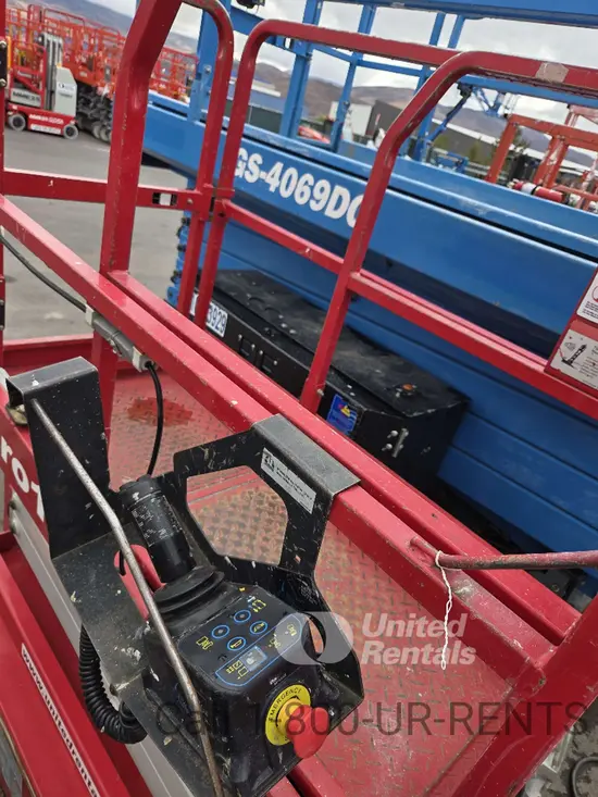 2018 MEC MICRO 19 Scissor Lift