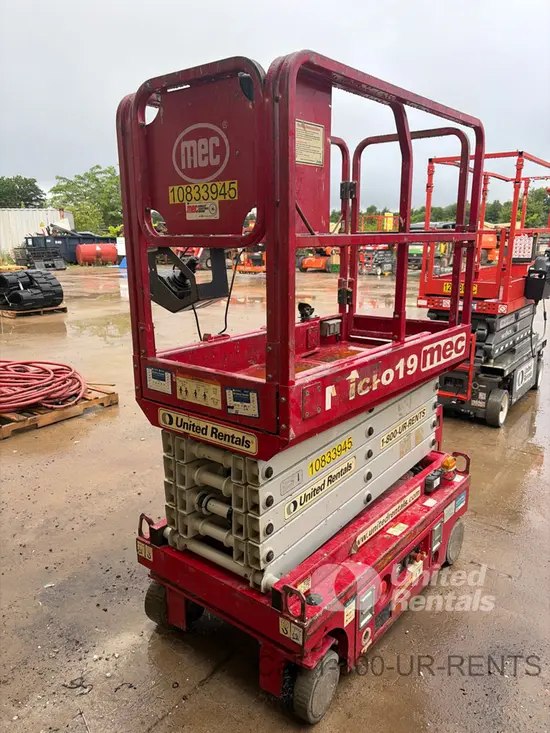 2018 MEC MICRO 19 Scissor Lift