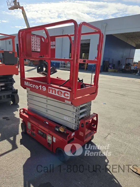2017 MEC MICRO 19 Scissor Lift
